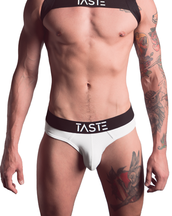 TASTE | Signature Brief White on Black